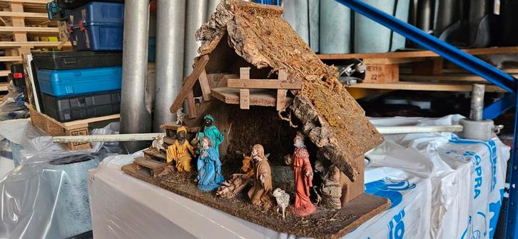 Kerstbeeldjes en oude kerststallen  ,alles €60, Diversen, Kerst, Gebruikt, Ophalen