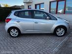 Kia Venga 1.4 CVVT CLIMA / CRUISE / PDC, Voorwielaandrijving, Euro 5, Gebruikt, Zwart