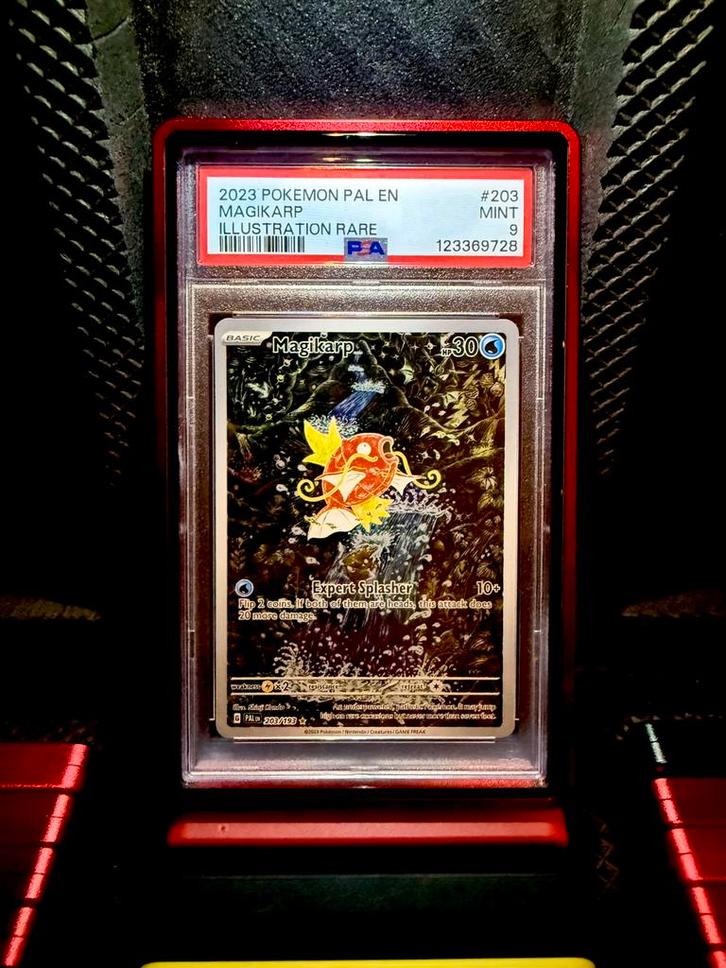 Magikarp Illustration Rare (PSA 9), Hobby en Vrije tijd, Verzamelkaartspellen | Pokémon, Zo goed als nieuw, Ophalen of Verzenden