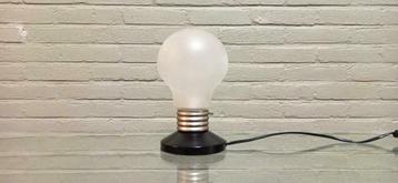 Vintage 1990s IKEA Pop Art stijl bulb lamp tafellamp beschikbaar voor biedingen