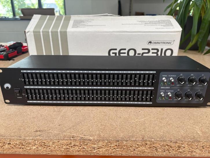 Omnitronic GEQ-2310 Equalizer - 2- 31 band, Muziek en Instrumenten, Effecten, Nieuw, Equalizer, Ophalen of Verzenden