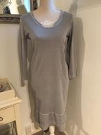Sandwich dames jurk grijs, Kleding | Dames, Jurken, Maat 38/40 (M), Ophalen of Verzenden, Zo goed als nieuw, Knielengte