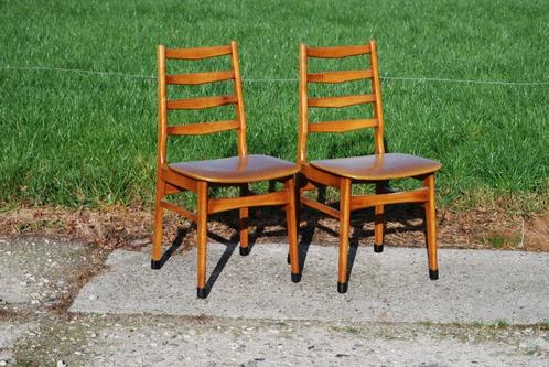 Vintage stoelen, Huis en Inrichting, Stoelen, Gebruikt, Twee, Hout, Overige materialen, Bruin, Ophalen