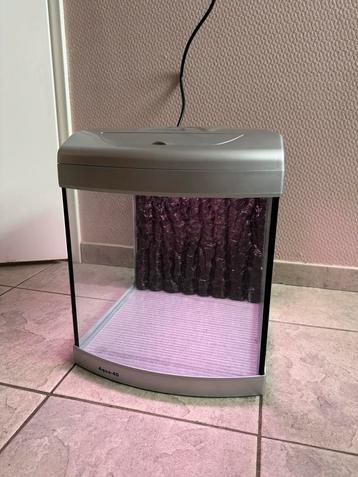 Superfish Aqua-40 mini aquarium beschikbaar voor biedingen