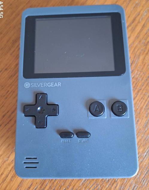 Silvergear pocket computer met meer dan 200 retro spellen, Spelcomputers en Games, Spelcomputers | Nintendo Game Boy, Zo goed als nieuw