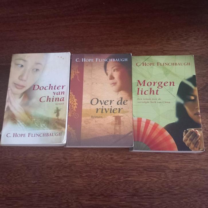 Morgenlicht, Dochter van China , Over de rivier, Boeken, Literatuur, Zo goed als nieuw, Ophalen of Verzenden