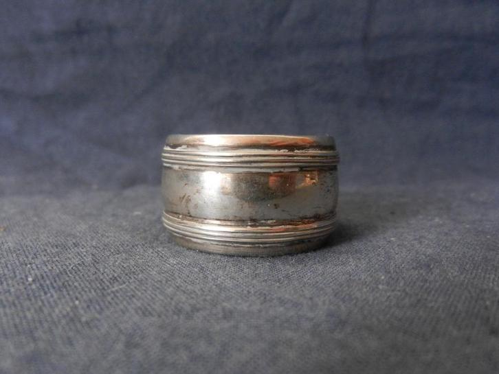 Zilveren servet vingerdoekring met Kees Gerritsen v Kempen, Antiek en Kunst, Antiek | Goud en Zilver, Zilver, Ophalen of Verzenden