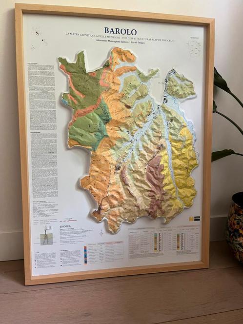 BAROLO WIJN RELIËF KAART, Huis en Inrichting, Woonaccessoires | Wanddecoraties, Zo goed als nieuw, Ophalen of Verzenden