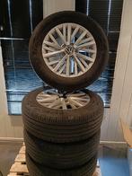 Te koop T-roc velgen VolksWagen met zomer en winterbanden., Auto-onderdelen, Ophalen, 16 inch, Banden en Velgen, Winterbanden