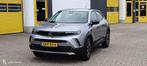 Opel Mokka 1.2 130pk Start/stop Aut 2022 Grijs, Auto's, 1195 kg, 1199 cc, 3 cilinders, SUV of Terreinwagen