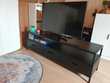 Tv meubel industrieel zwart (149.5 x 40 x 46 / LxBxH) beschikbaar voor biedingen