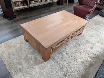 Teak houten salontafel met laden en schuiflade beschikbaar voor biedingen