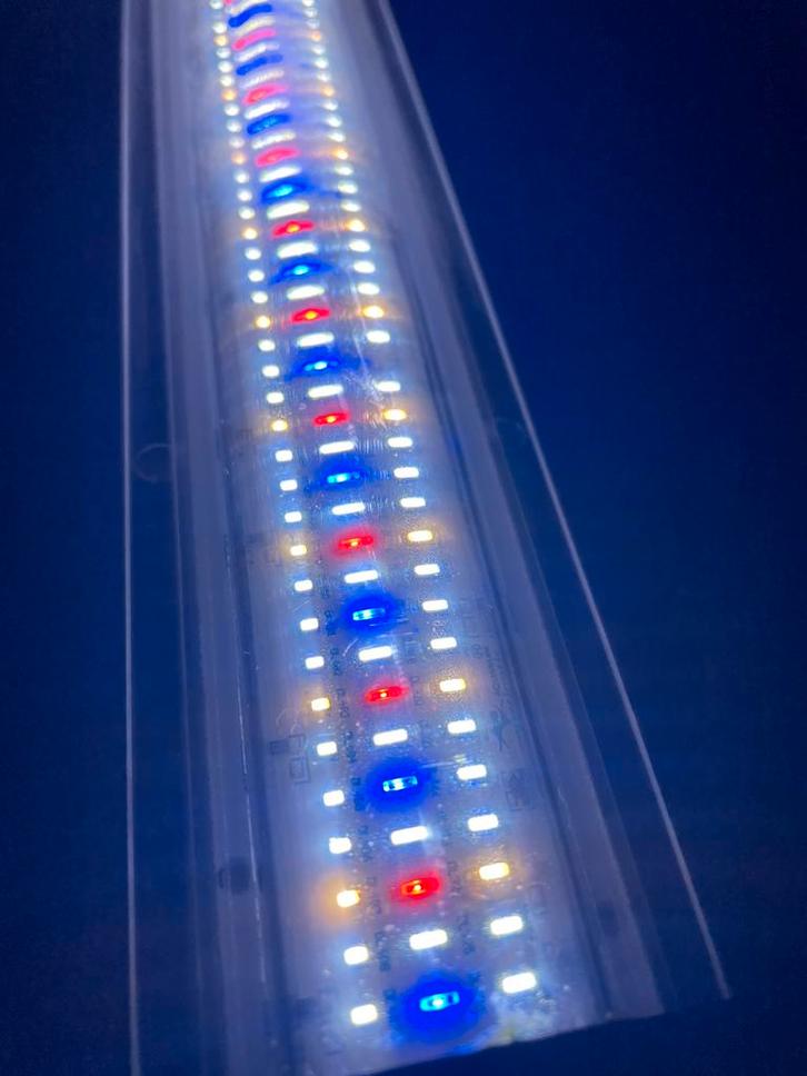 Aquatlatis Led verlichting 4x 90 cm en luminus led controler, Dieren en Toebehoren, Vissen | Aquaria en Toebehoren, Zo goed als nieuw