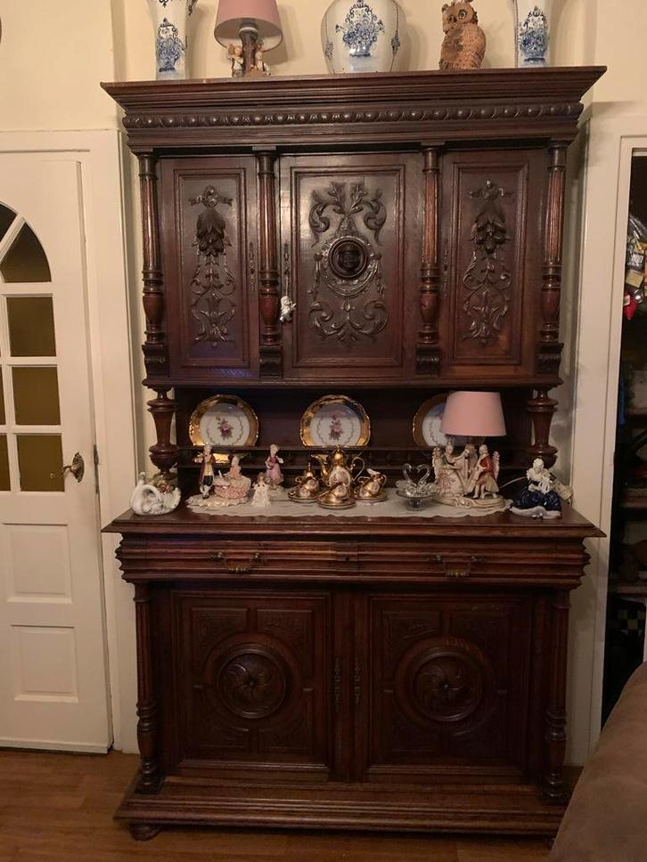 Antieke Kast met Houtsnijwerk - 2-delig, Antiek en Kunst, Antiek | Meubels | Kasten, Ophalen