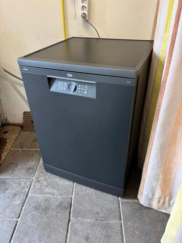 Afwasmachine BEKO - Zwart - Met Auto Open - Werkt Goed beschikbaar voor biedingen