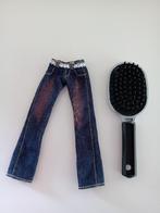 Broek en Borstel voor CLOE van Bratz Magic Hair, Gebruikt, Ophalen of Verzenden, Kleertjes