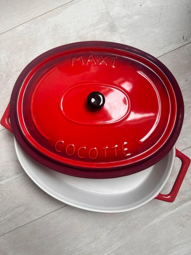 Rode Maxi Cocotte Braadpan, Huis en Inrichting, Keuken | Potten en Pannen, Zo goed als nieuw, Koekenpan of Braadpan, Gietijzer