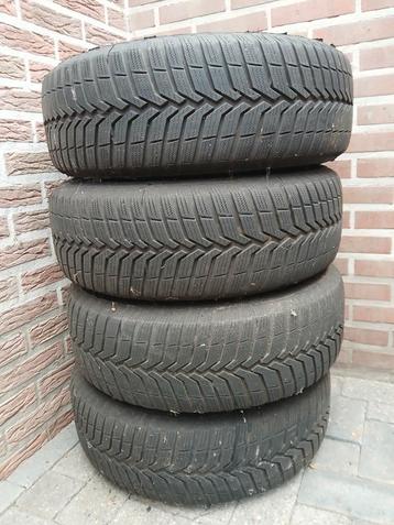 Winterbanden op velg Renault Scenic - 195/65 R15 beschikbaar voor biedingen