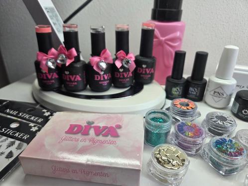 Diva gellak nagel pakket daglichtlamp, Sieraden, Tassen en Uiterlijk, Uiterlijk | Cosmetica en Make-up, Zo goed als nieuw, Handen en Nagels