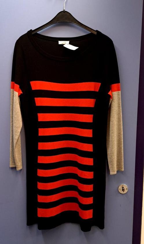 Tuzzi gebreide jurk zwart + rode strepen, grijze mw 48 40343, Kleding | Dames, Jurken, Zo goed als nieuw, Maat 46/48 (XL) of groter