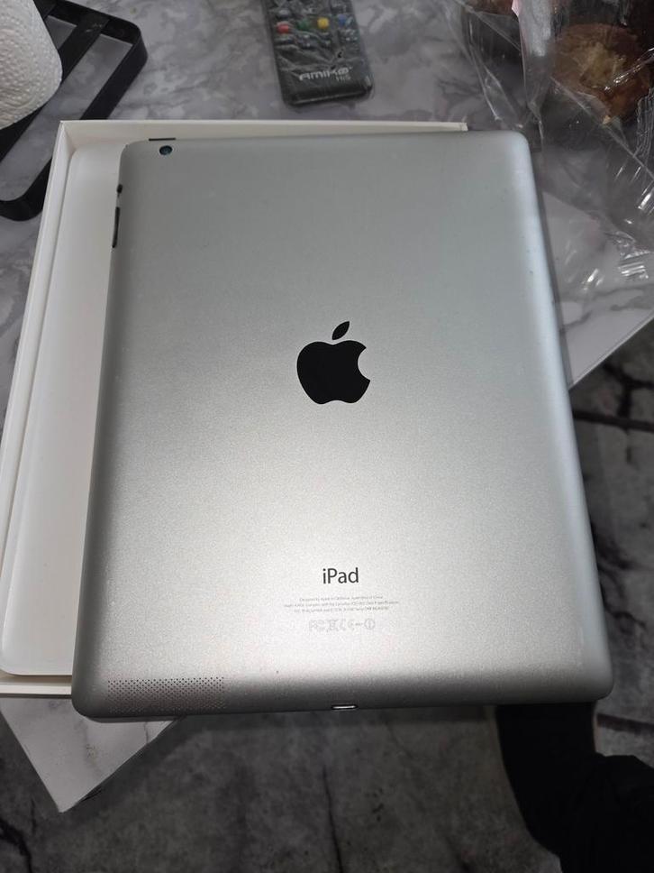 Apple iPad - Goed Onderhouden!, Computers en Software, Apple iPads, Gebruikt, Apple iPad, Wi-Fi, 10 inch, 32 GB, Zilver, Ophalen