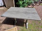 Tuintafel werzalit, stevig materiaal voor buiten, €20 - €35, Tuin en Terras, Tuintafels, Ophalen, Gebruikt, Rechthoekig, Kunststof
