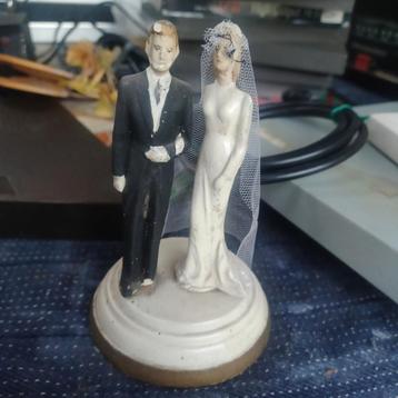 Antieke taarttopper uit 1946 beschikbaar voor biedingen