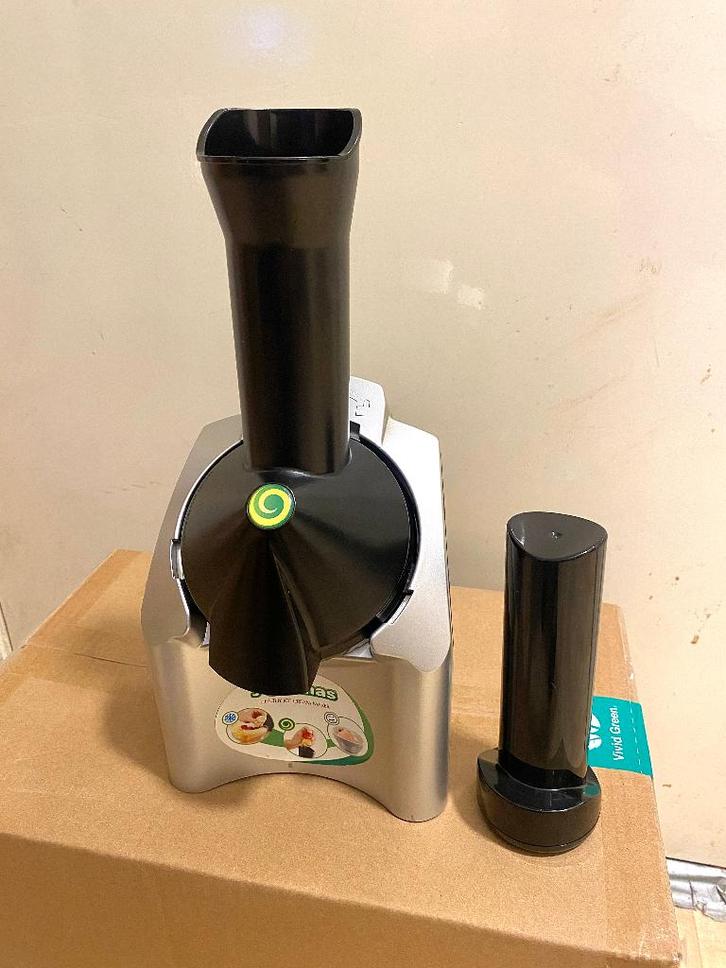 Yonanas Ice Cream Maker - Ijsmachine, Witgoed en Apparatuur, IJsmachines, Zo goed als nieuw, Zelfvriezend, Ophalen of Verzenden