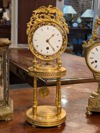 Antieke vuurvergulde bronzen pendule. 39 cm hoog. €500., Antiek en Kunst, Antiek | Klokken, Ophalen