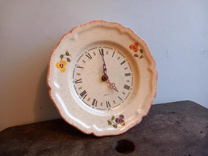 mooie vintage klok, keuken, oud aardewerk bord uit Frankrijk, Antiek en Kunst, Curiosa en Brocante, Ophalen