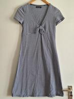 Vrolijk zomerjurkje in marineblauw met streepdessin, maat M, Maat 38/40 (M), Ophalen of Verzenden, Zo goed als nieuw, Knielengte