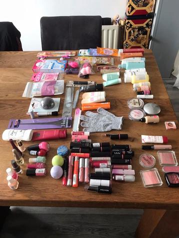 Heel veel nieuwe Make up/Lichaamsverzorging/Accessoires e.d beschikbaar voor biedingen