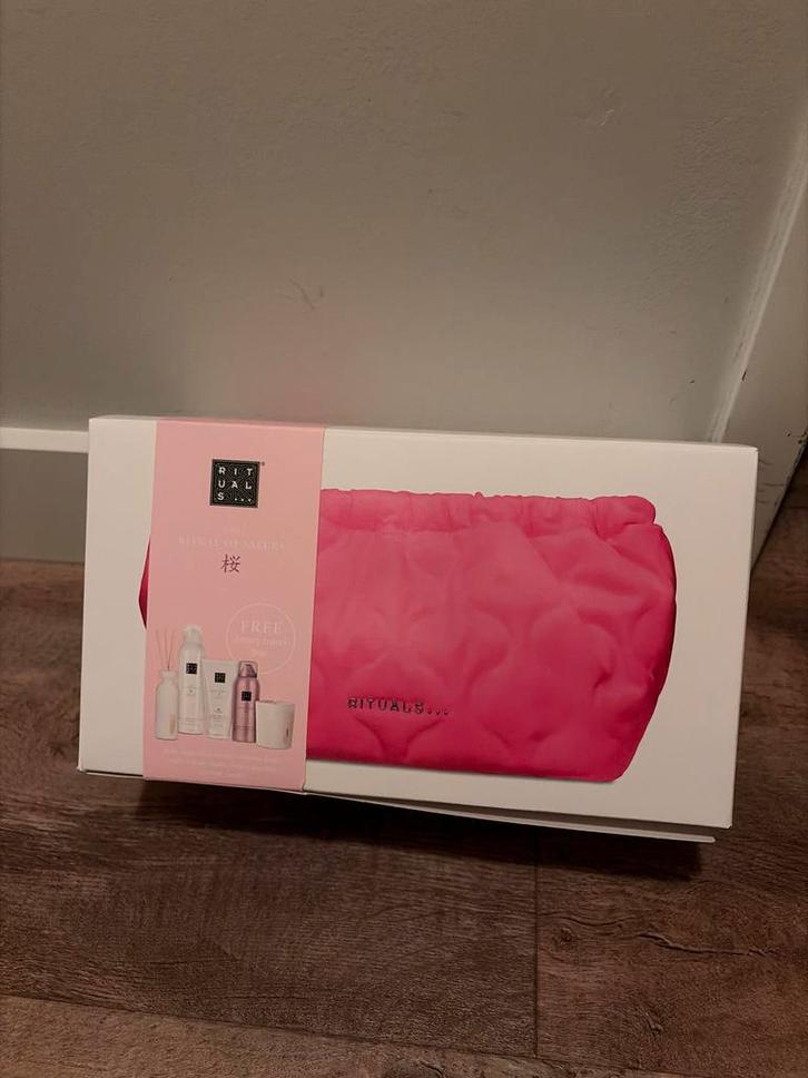 Rituals Sakura Cadeauset - Nieuw!, Sieraden, Tassen en Uiterlijk, Uiterlijk | Cosmetica en Make-up, Nieuw, Make-up, Gehele gezicht