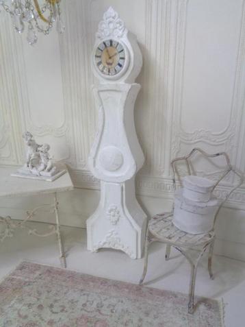 Brocante witte Mora klok , Poppenhuis 1:12…(FotoNr F43)* beschikbaar voor biedingen