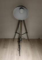 Een industriële woon/slaapkamer lamp! Moet ZSM weg!!, Huis en Inrichting, Lampen | Vloerlampen, Ophalen, Zo goed als nieuw, Industriëel