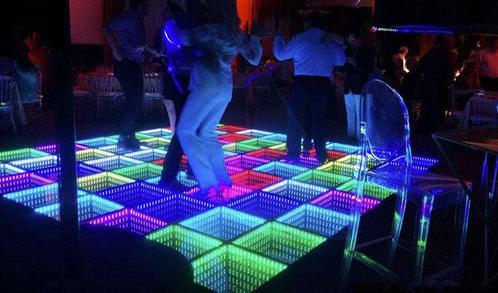 Tehuur Lichtgevende Dansvloer – Kleuren, Show & Sfeer!, Muziek en Instrumenten, Licht en Laser, Ophalen of Verzenden