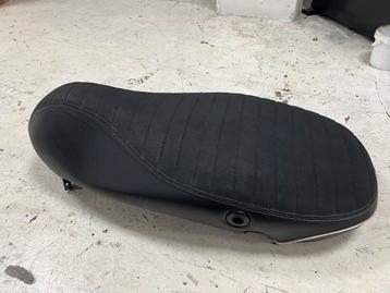 Zadel buddy Vespa sprint Primavera  beschikbaar voor biedingen