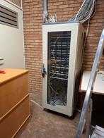 Patchkast met patchpanelen en accessoires., Computers en Software, Serverkasten, Ophalen of Verzenden