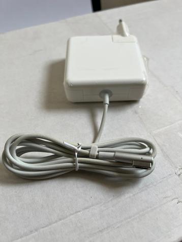 Apple adapter A1343/A1270/A1344 beschikbaar voor biedingen