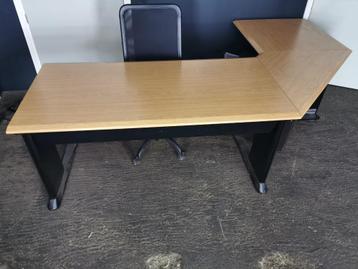 ROYAAL stevige Bureautafel, Kantoortafel, hoekbureau beschikbaar voor biedingen