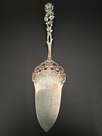 Zilveren taartschep 800 beschikbaar voor biedingen