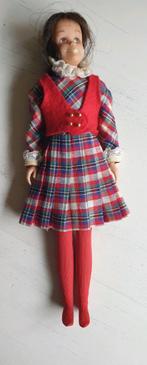 (Barbie) Skipper #1928 rainy day Checkers Mattel met label, Verzamelen, Poppen, Ophalen of Verzenden, Kleertjes
