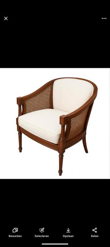 2 Elegante Vintage Rotan Fauteuil met Klassiek Houten Frame beschikbaar voor biedingen