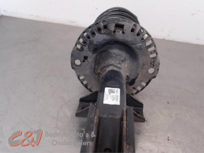 Schokdemperpoot links-voor van een Volkswagen Crafter, Auto-onderdelen, Ophanging en Onderstel, Volkswagen, Gebruikt, 3 maanden garantie