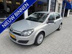 Opel Astra 1.4 Essentia IN NIEUW STAAT (bj 2004), Voorwielaandrijving, Gebruikt, 4 cilinders, Wit