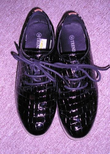 Schoenen Mt.38 beschikbaar voor biedingen