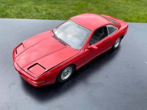 1:18 revell bmw 850 rood, Hobby en Vrije tijd, Modelauto's | 1:18, Gebruikt, Revell, Ophalen of Verzenden