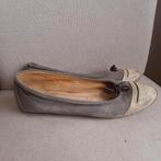 EDC by Esprit ballerina's grijs met witte neus maat 41, Kleding | Dames, Ophalen of Verzenden, Zo goed als nieuw, Grijs, Esprit