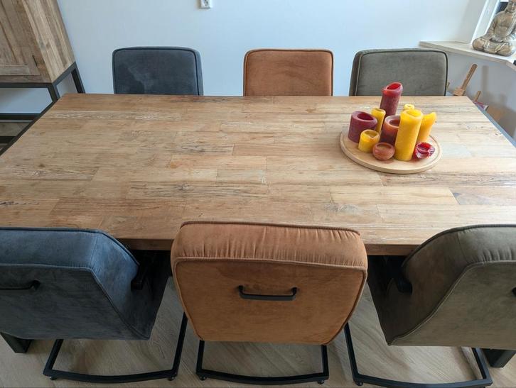 Massieve teak eettafel 210 cm stalen poten industrieel 6 ps., Huis en Inrichting, Tafels | Eettafels, Gebruikt, 50 tot 100 cm