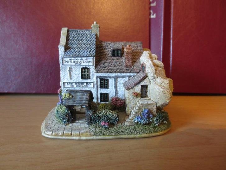 Lilliput Lane - Ye Olde Trip to Jerusalem, Verzamelen, Beelden en Beeldjes, Zo goed als nieuw, Overige typen, Ophalen of Verzenden